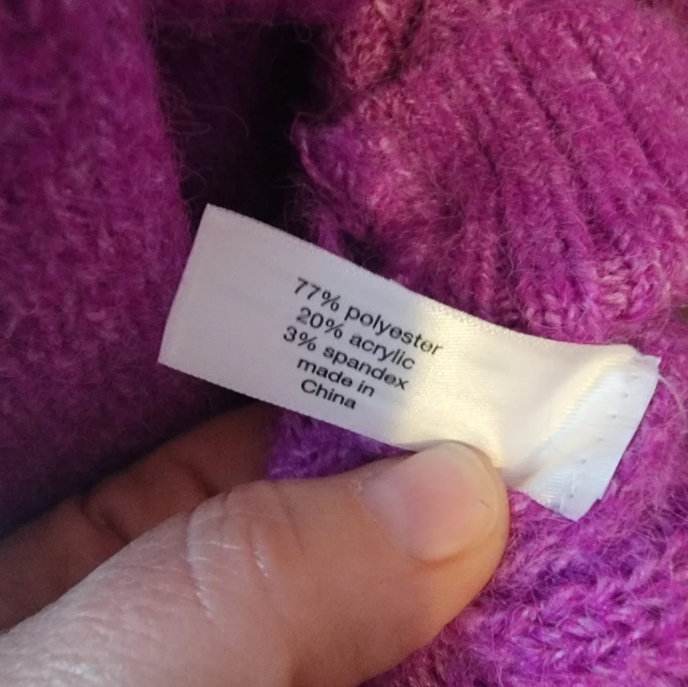 Fushia sweater EUC - Picture 4 of 5